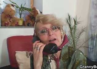 Slutty granny shows off her oral skills